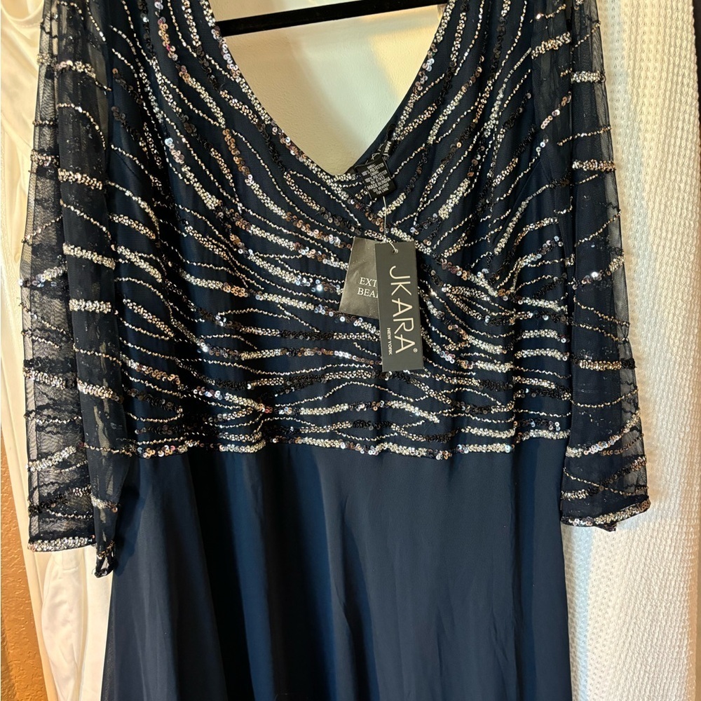 J Kara Women's 3/4 Sleeve Beaded Gown Size 18 - Picture 7 of 11